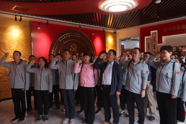 说明: C:\Users\Administrator\Desktop\5.17党建\党支部活动照片\IMG_8492.JPG