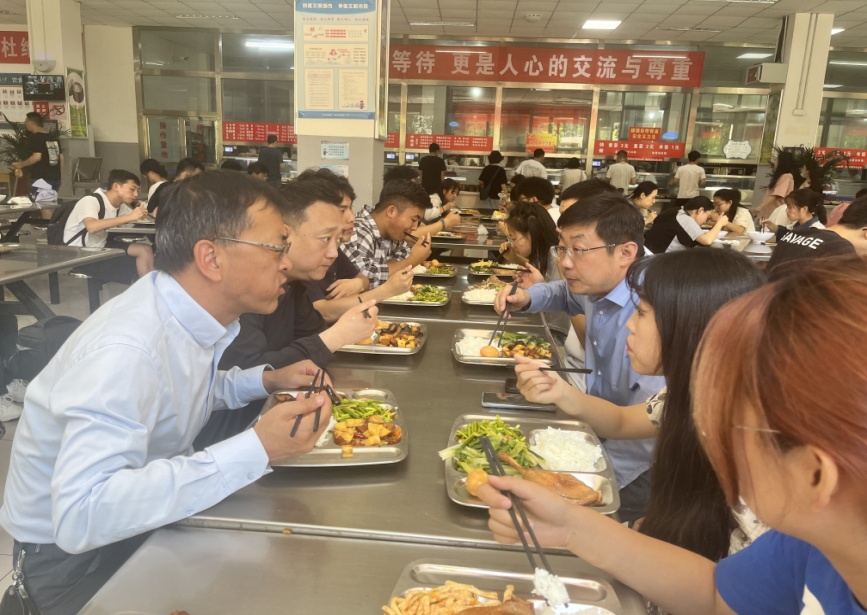 说明: H:\陈\学院工作\工作照片\进食堂\QQ图片20230609095534.jpg